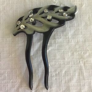 This is a Japanese Kanzashi style Black and Gray Hair Comb with Rhinestones